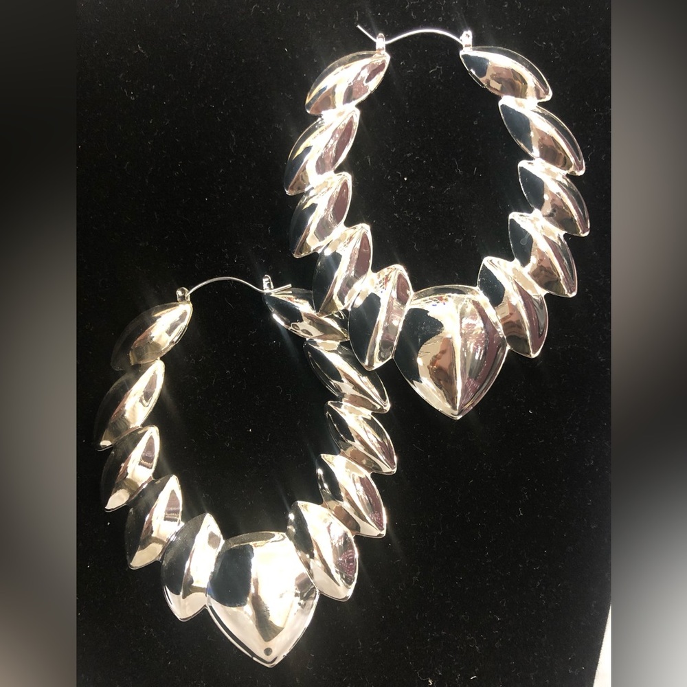 X-Large shrimp hoops in silver tone